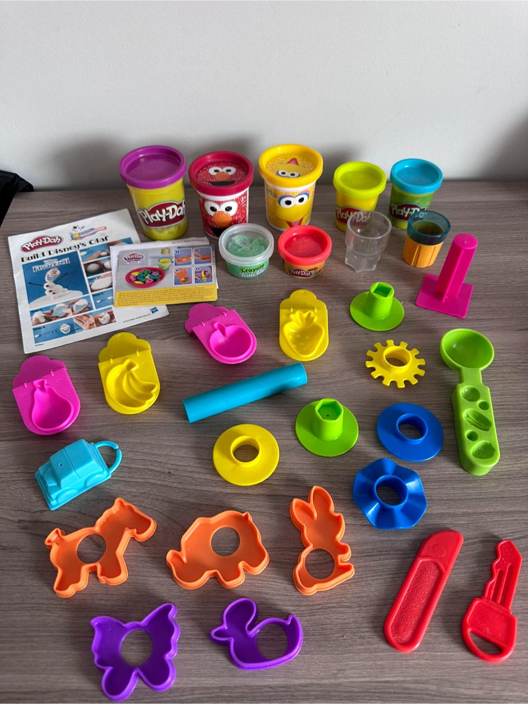 30+ pieces of Play-Doh Set