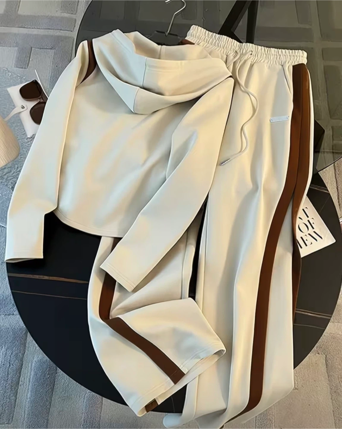 New Cream and brown tracksuit set - photo 2