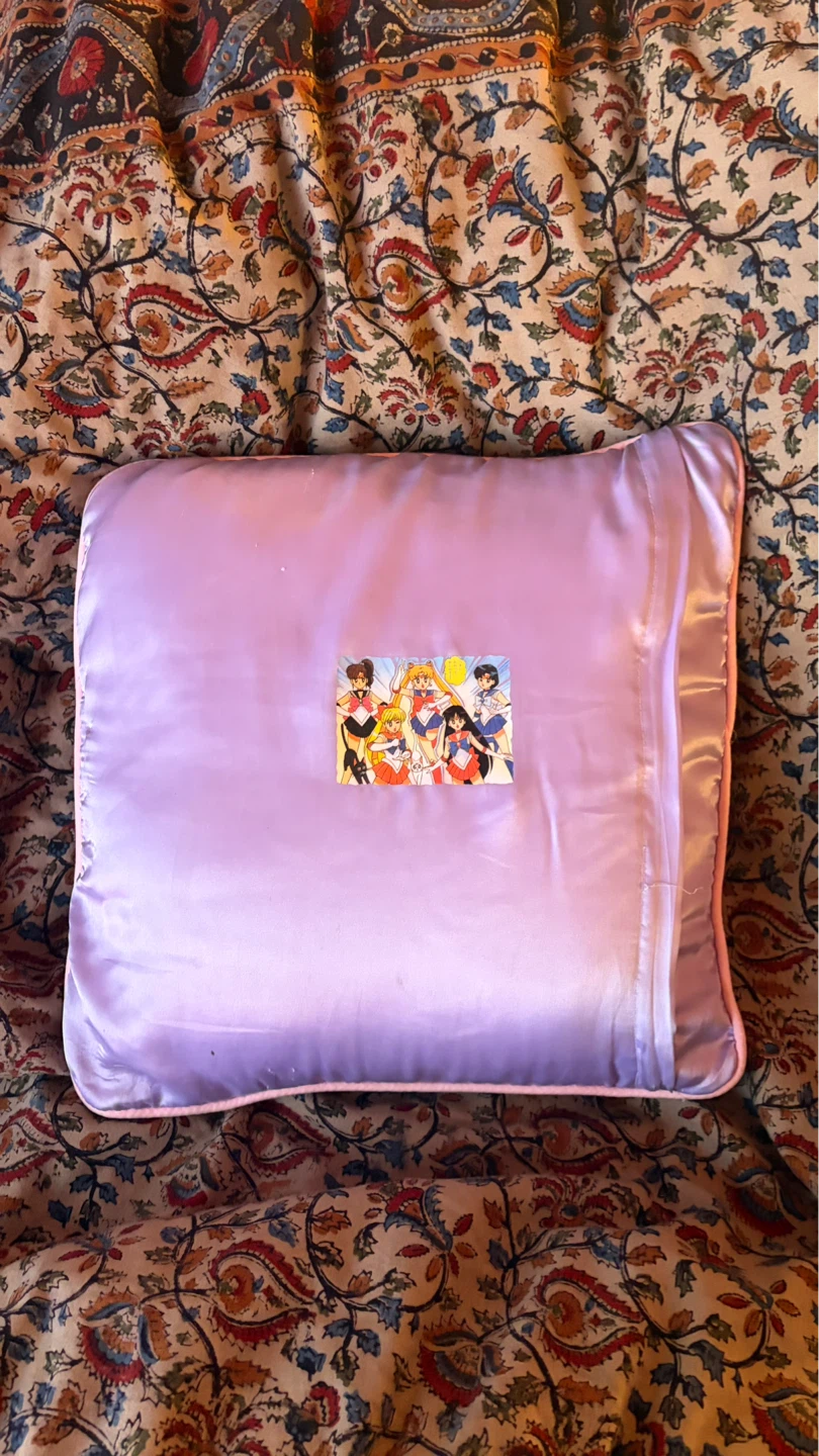 Sailor Moon Throw Pillow - photo 2