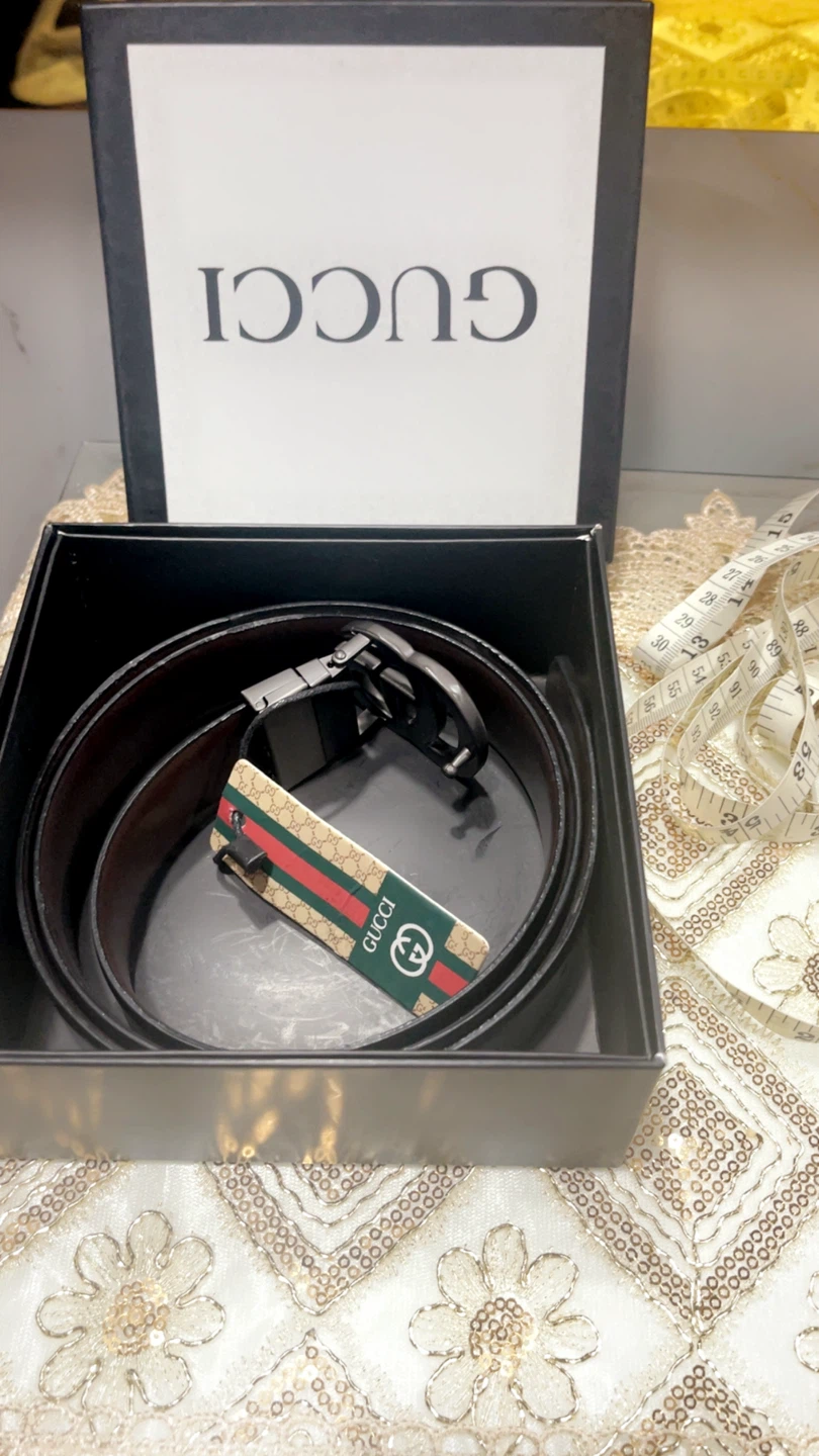Gucci Black Leather Reversible Belt with GG Buckle - photo 2