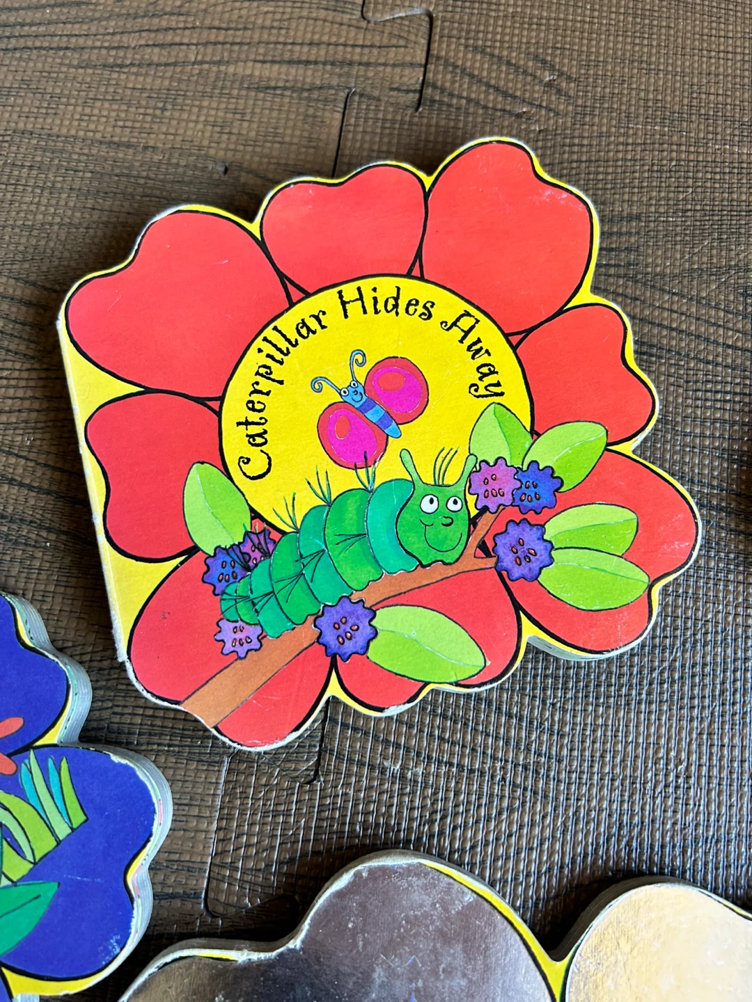 “New Home for Snail" Flower Shaped Books (Set of 5) - photo 4