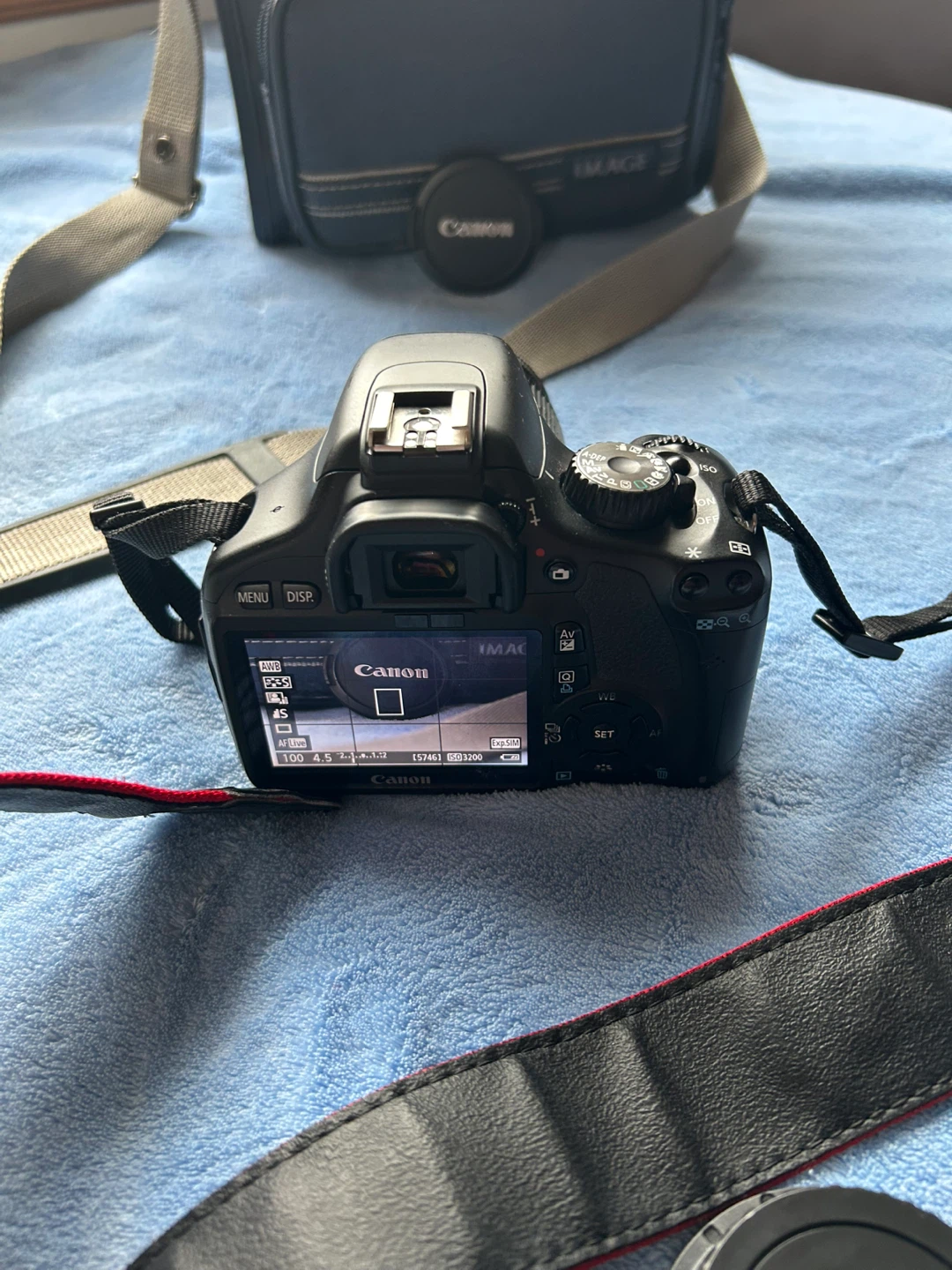 Canon EOS Rebel T2i DSLR Camera with 18-55mm Lens and Bag - photo 4