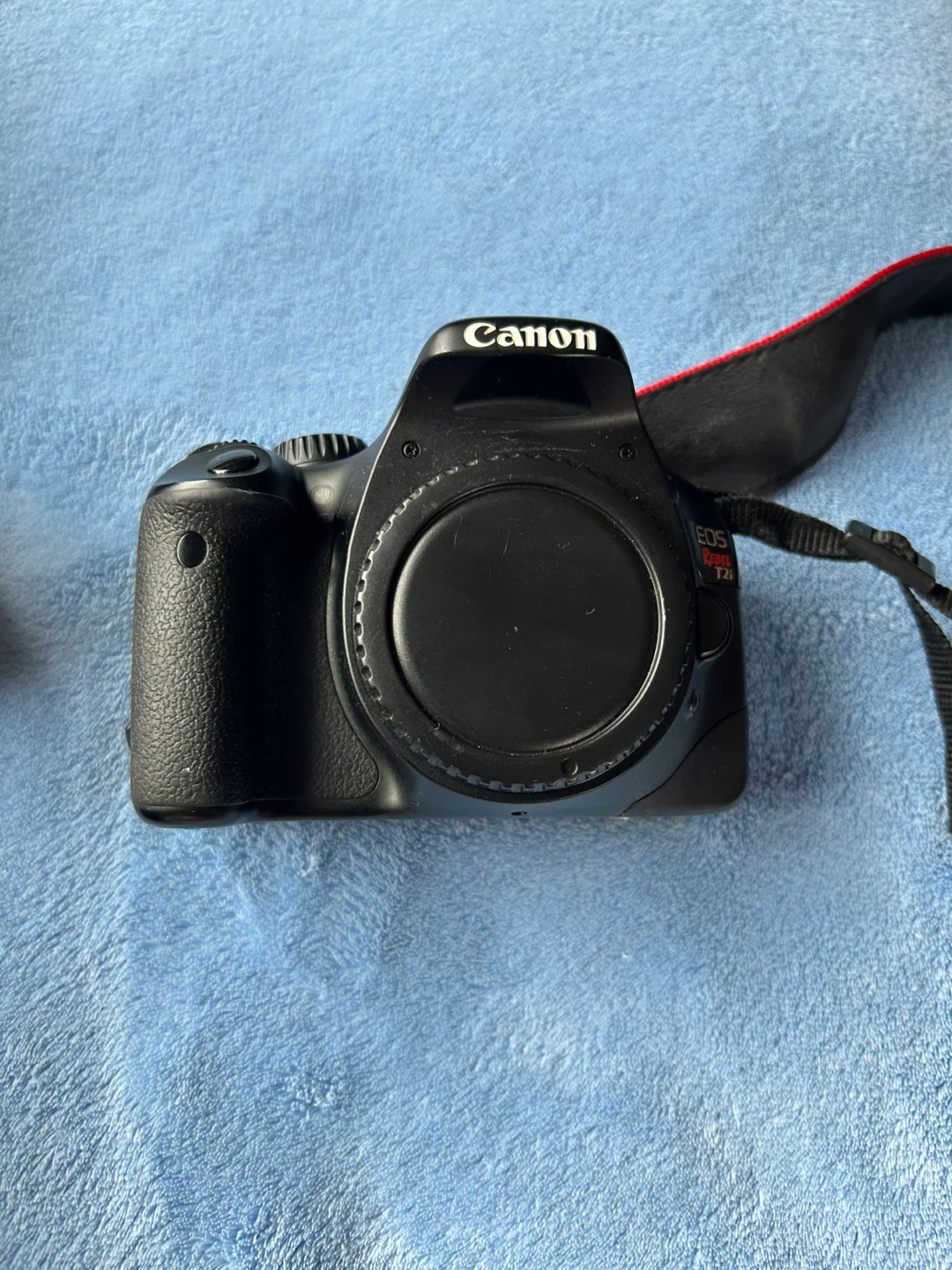 Canon EOS Rebel T2i DSLR Camera with 18-55mm Lens and Bag - photo 2