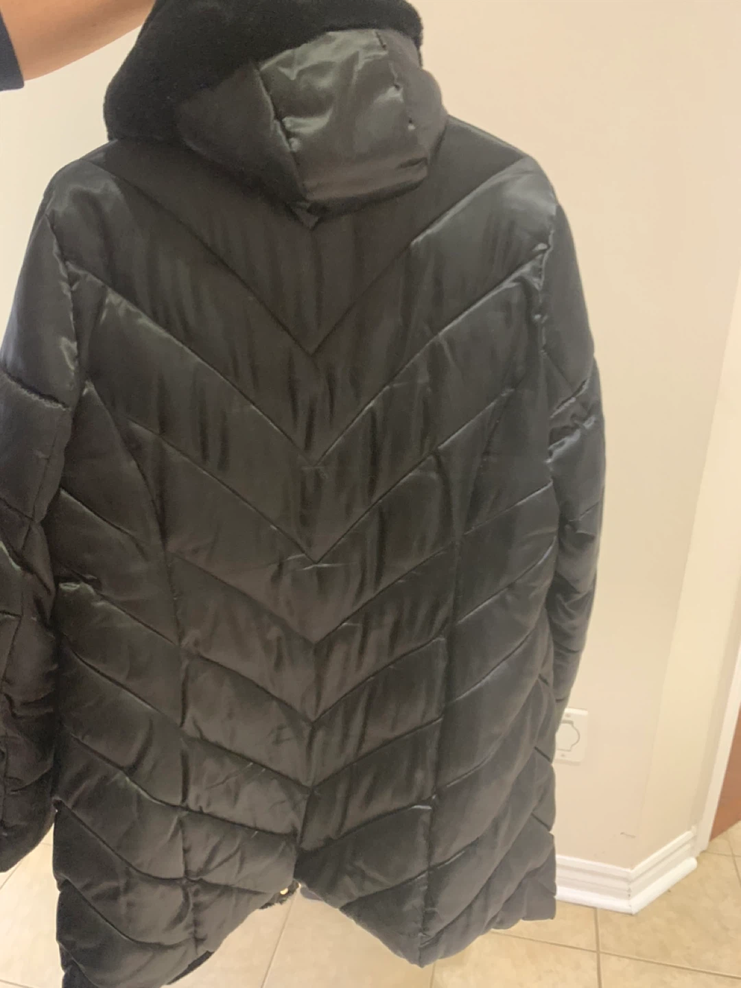 Karl Lagerfeld Black Puffer Coat with Faux Fur Trim - Size L - photo 3