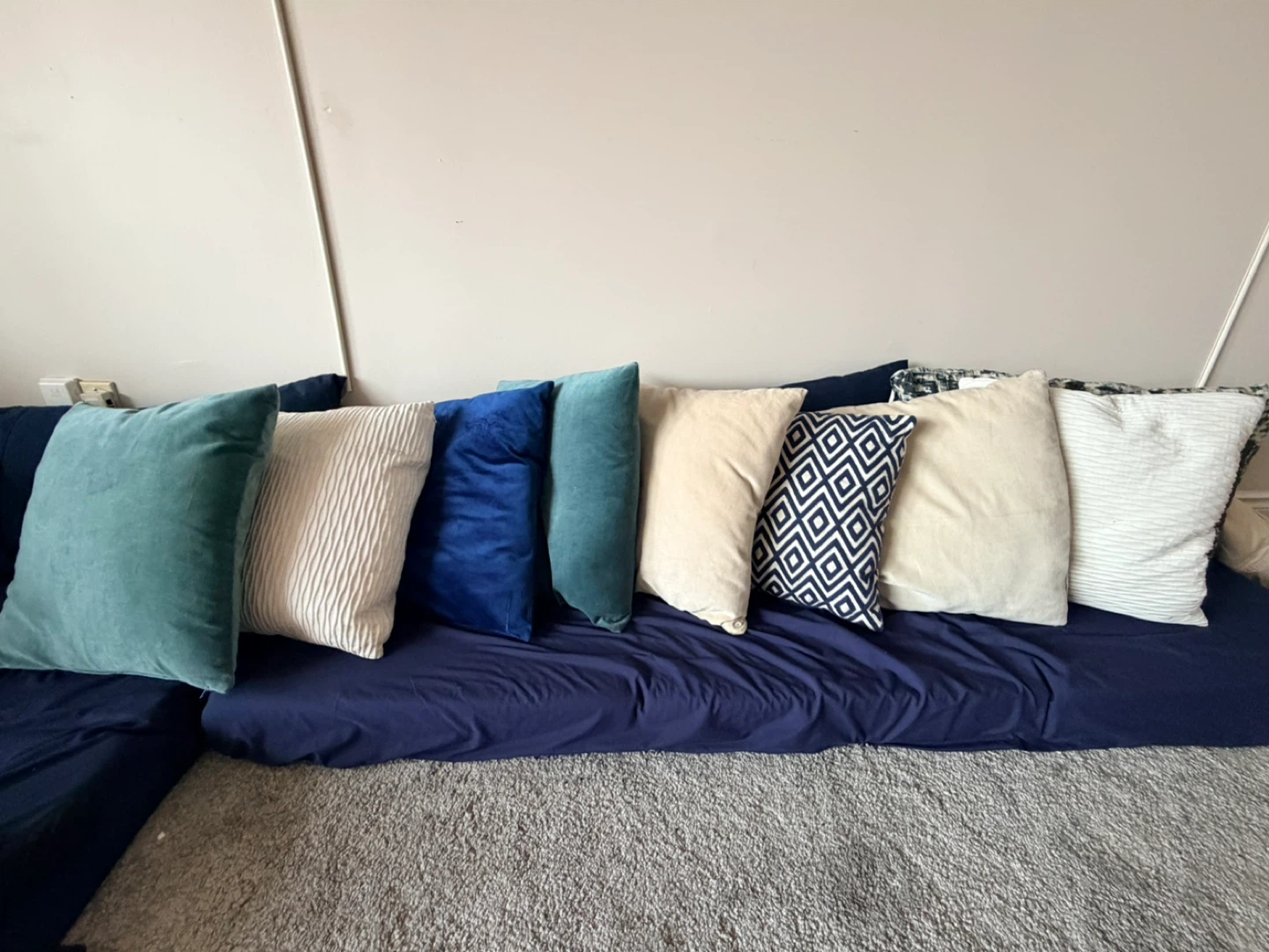 IKEA VÄNDEROT Throw Pillows (Set of 8)