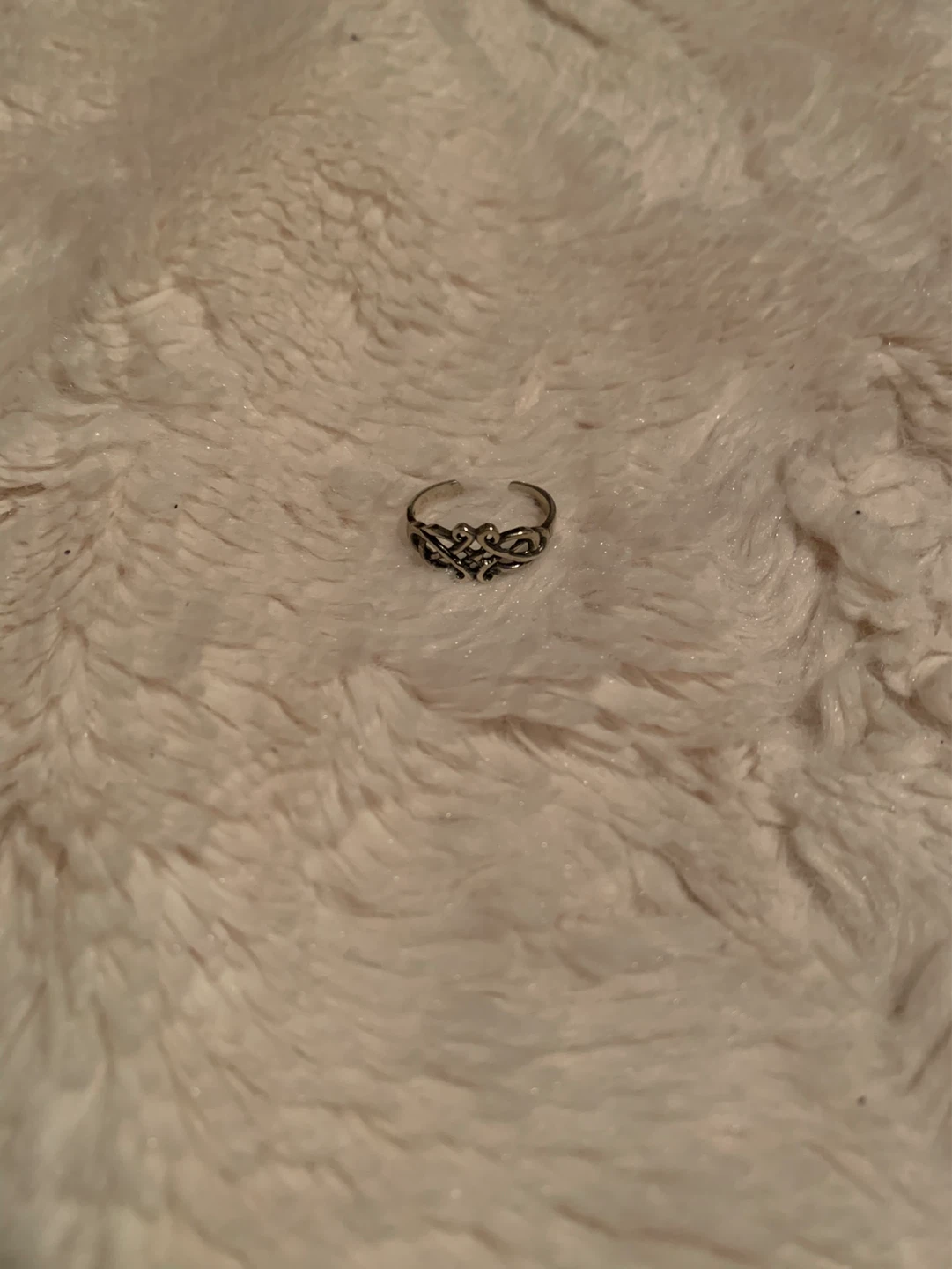 Sterling Silver Toe Ring with Intricate Design