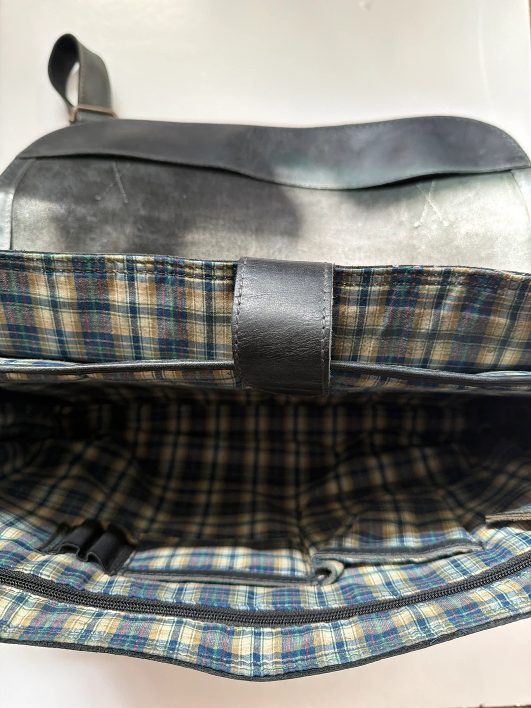 Bellino Black Leather Messenger Bag - photo 3