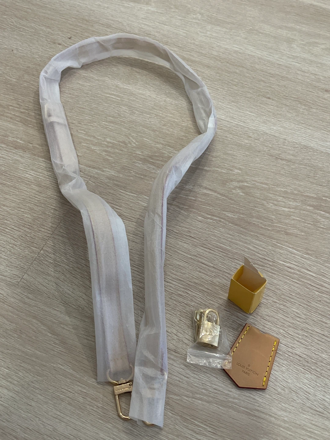 Louis Vuitton Strap, Lock & Key - photo 2