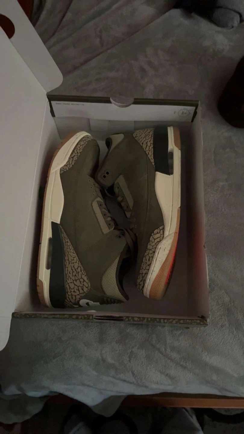 Air Jordan 3 Retro Sneakers