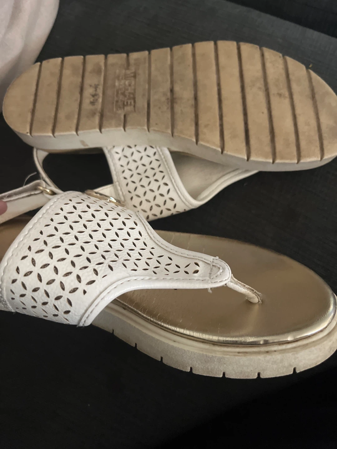 Michael Kors White and Gold Sandals Size 1 - photo 4