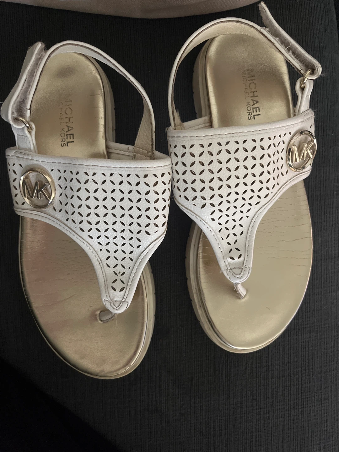 Michael Kors White and Gold Sandals Size 1 - photo 2