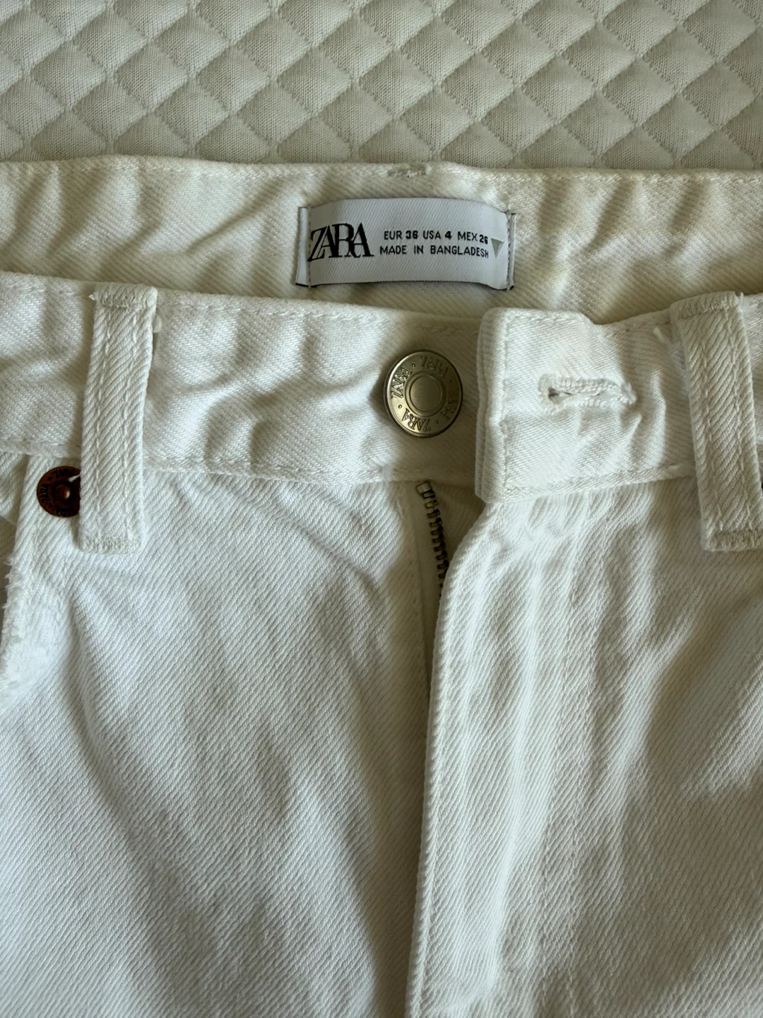 White Denim Jeans - Size 4 (US) - photo 3