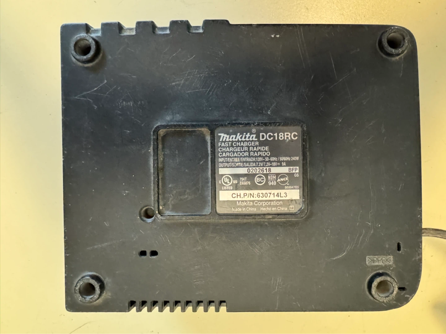 Makita DC18RC Fast Charger - photo 3