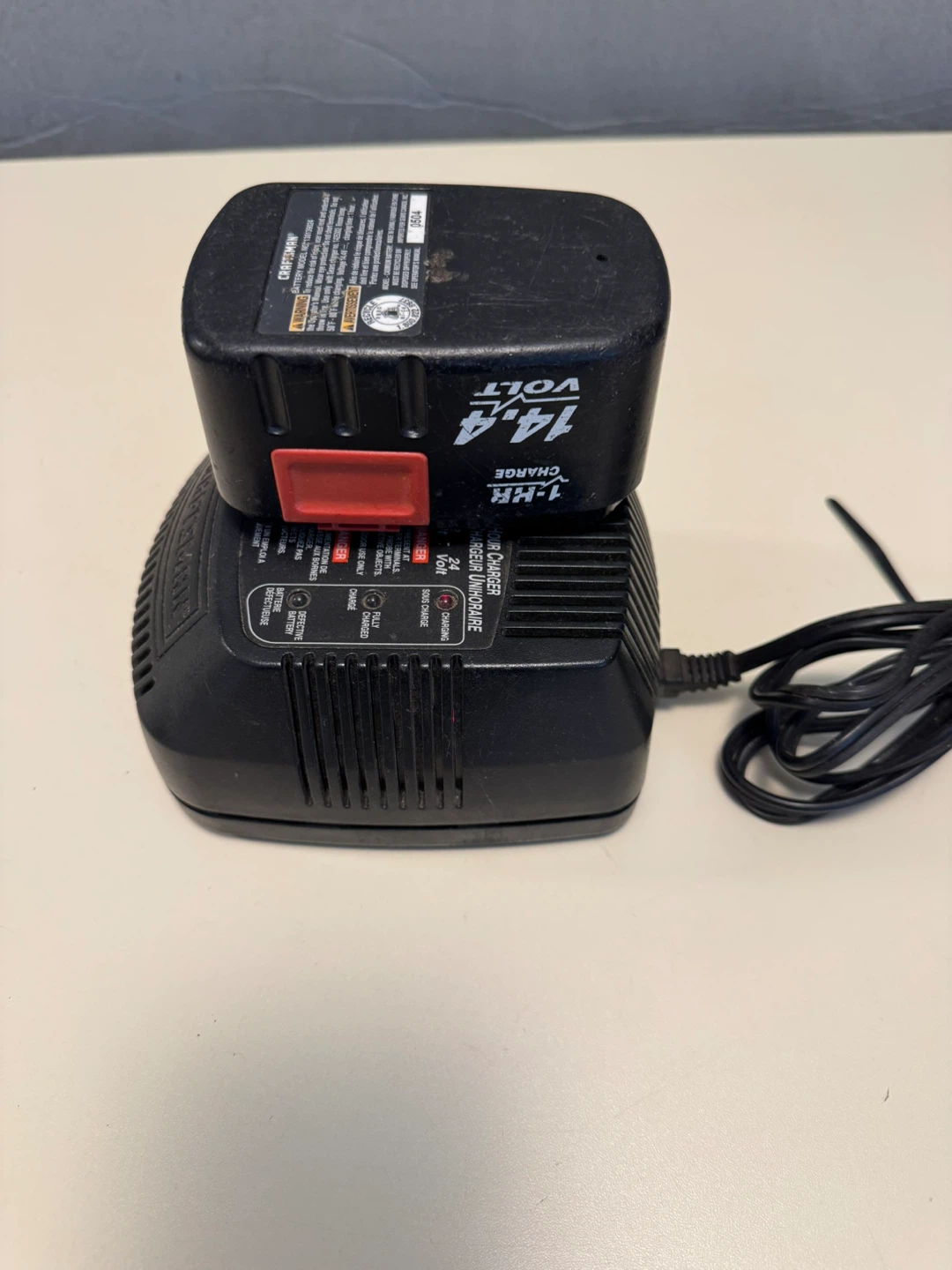 Craftsman 14.4V Ni-Cd Battery and 1-Hour Charger - photo 2
