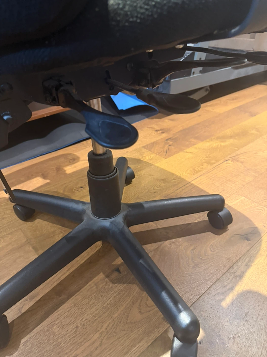Black Fabric Office Chair - photo 3