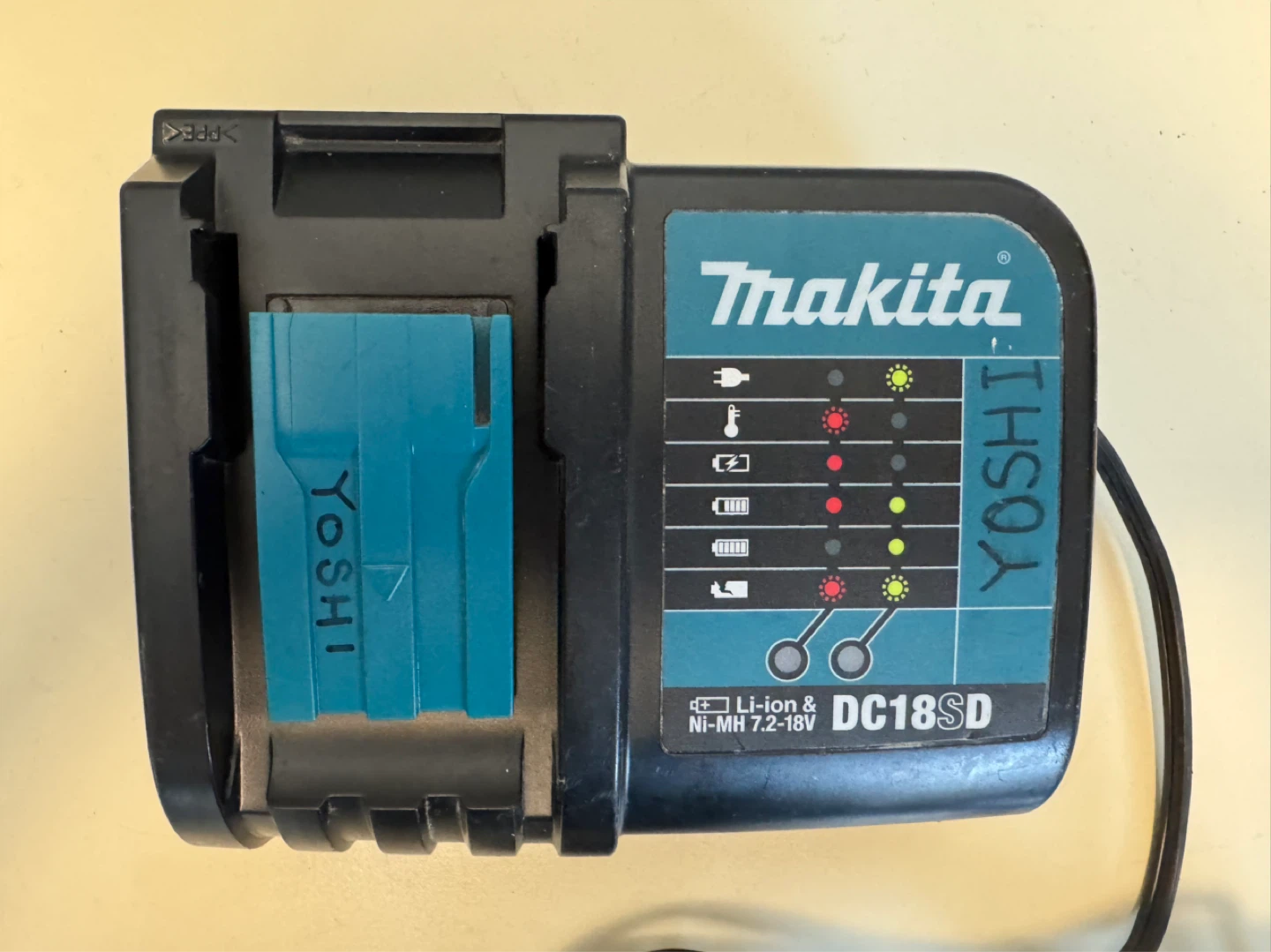 Makita DC18SD Charger - photo 4