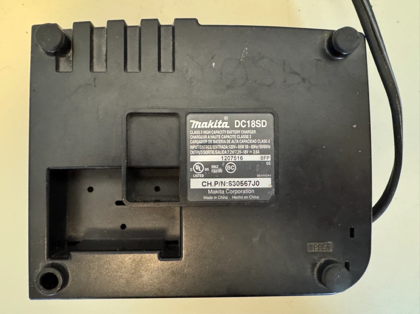 Makita DC18SD Charger - photo 2
