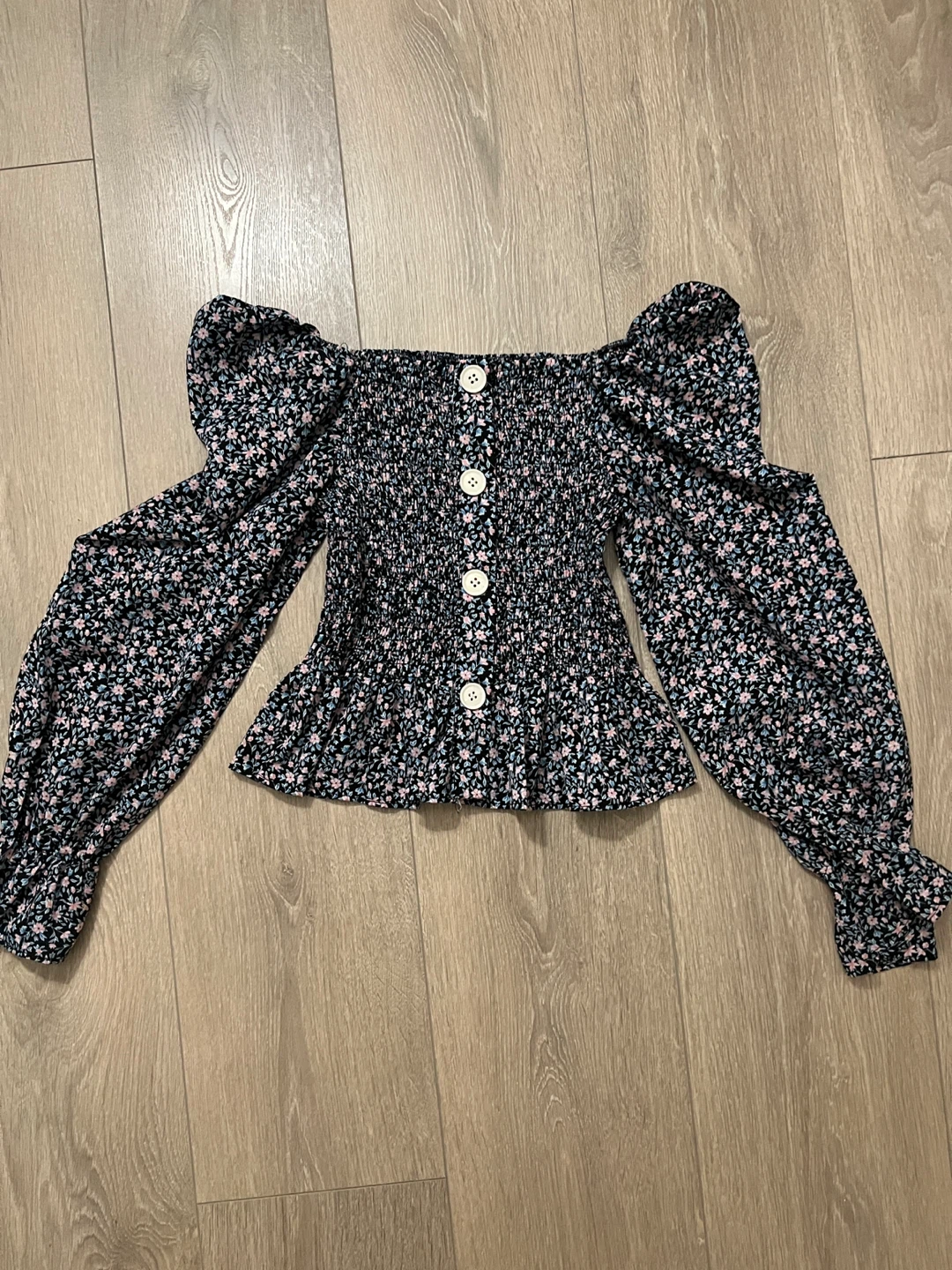 Floral Off-the-Shoulder Smocked Blouse - S size - photo 2
