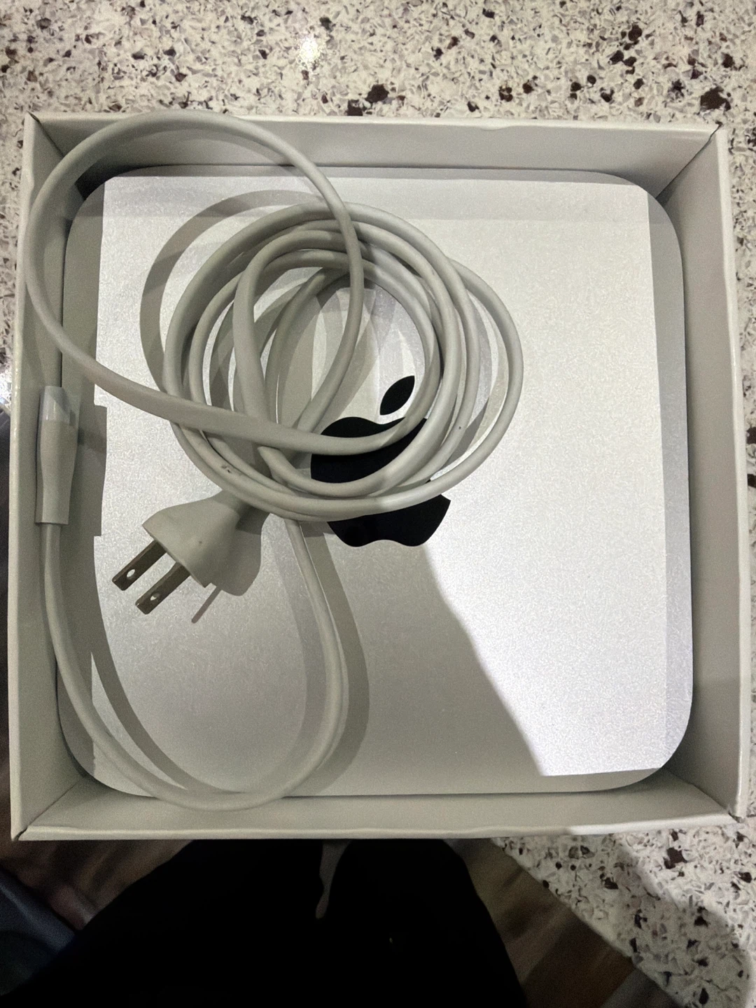 Mac Mini – 1TB Fusion Drive, 8GB, 2.6Ghz i5  – Perfect Condition - photo 2