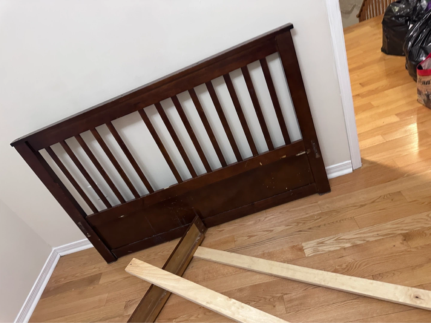 Dark Wood Crib with Mattress - photo 3