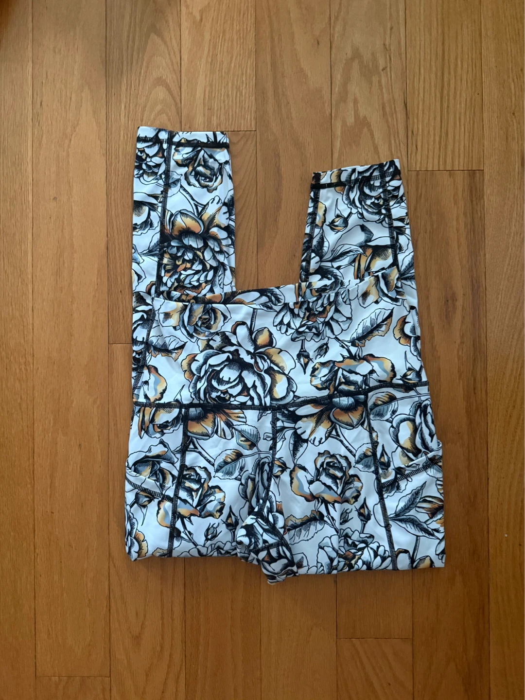 Free Leaper Women's M Floral Leggings