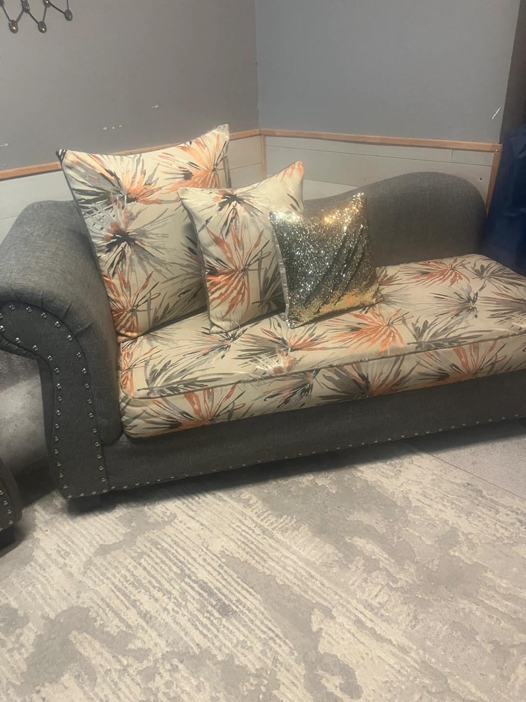 Sectional Sofa with Floral Pattern - photo 3