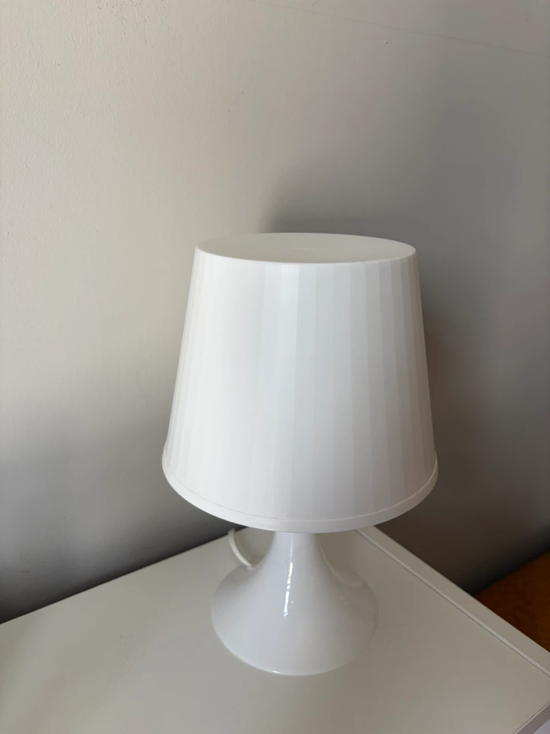 White Table Lamp - photo 3