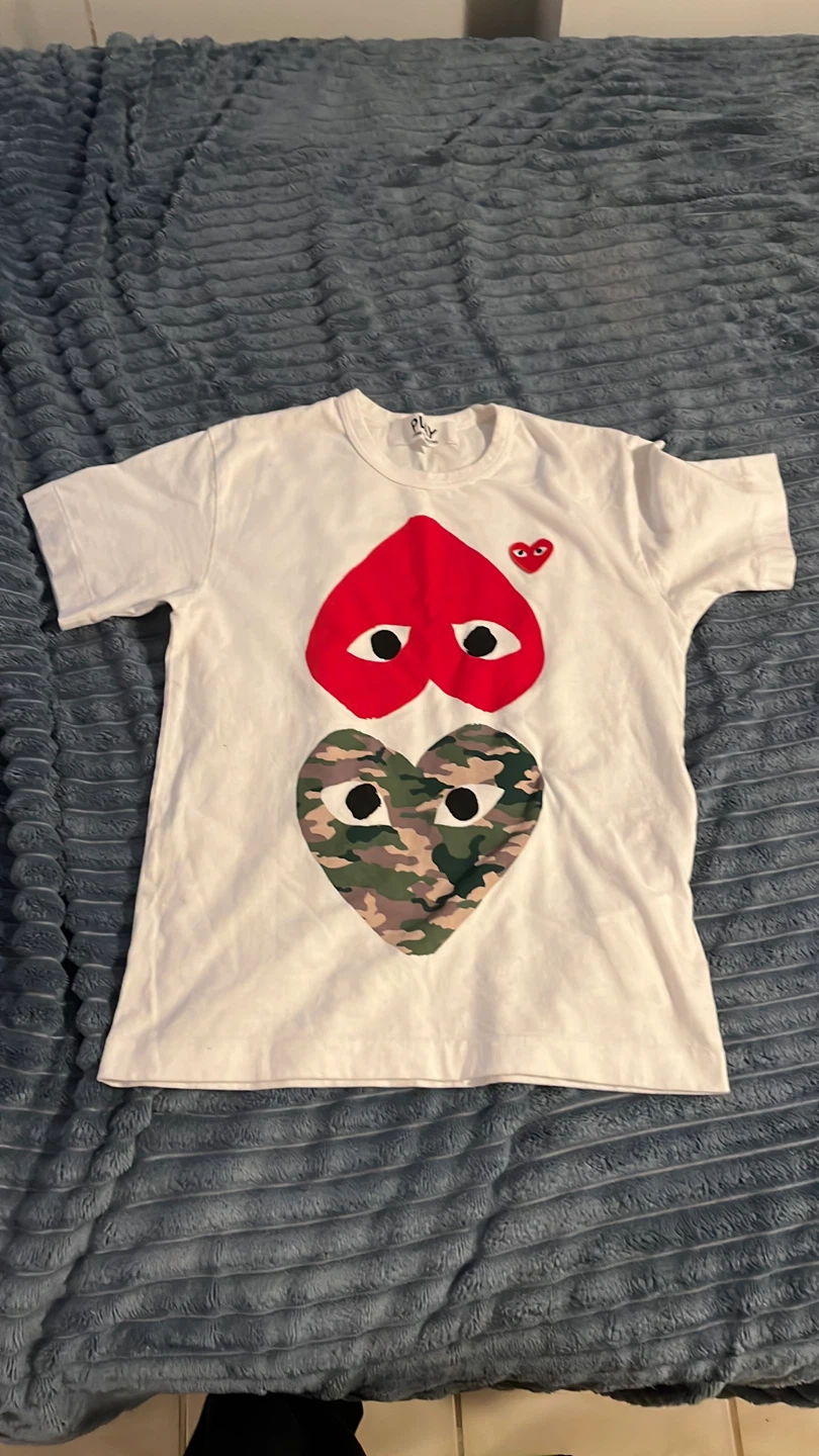 Comme des Garçons PLAY Heart T-Shirt - White/Red/Camo - Size S