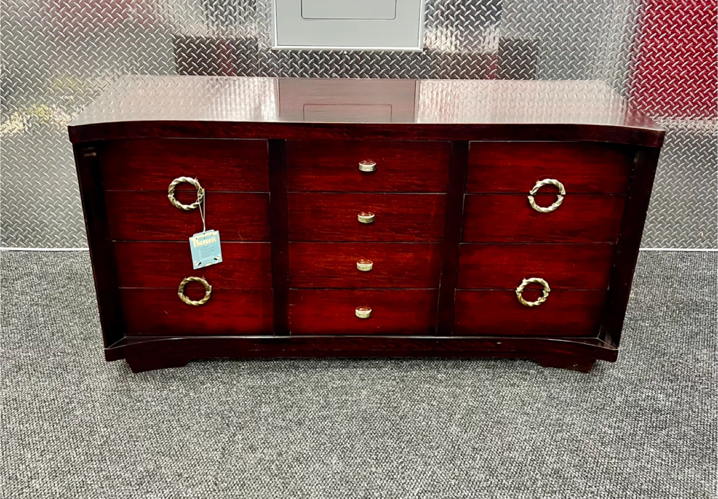 Bassett  Hardwood Dresser with 9 Drawers FREE DELIVERY - photo 4