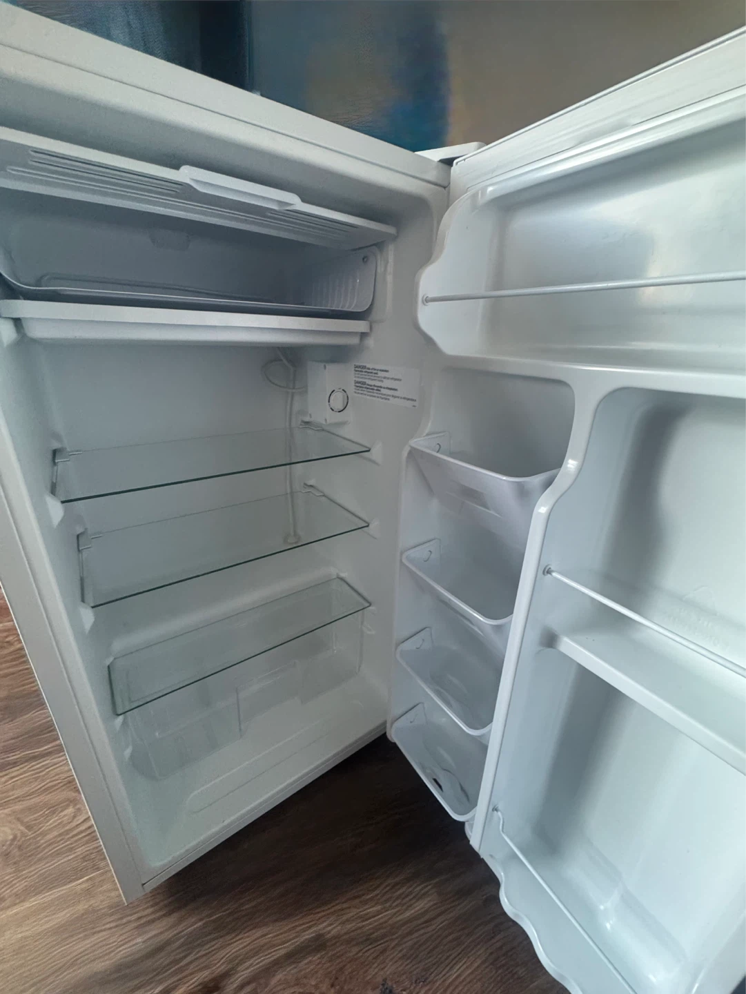 Arctic King Mini Fridge - photo 4
