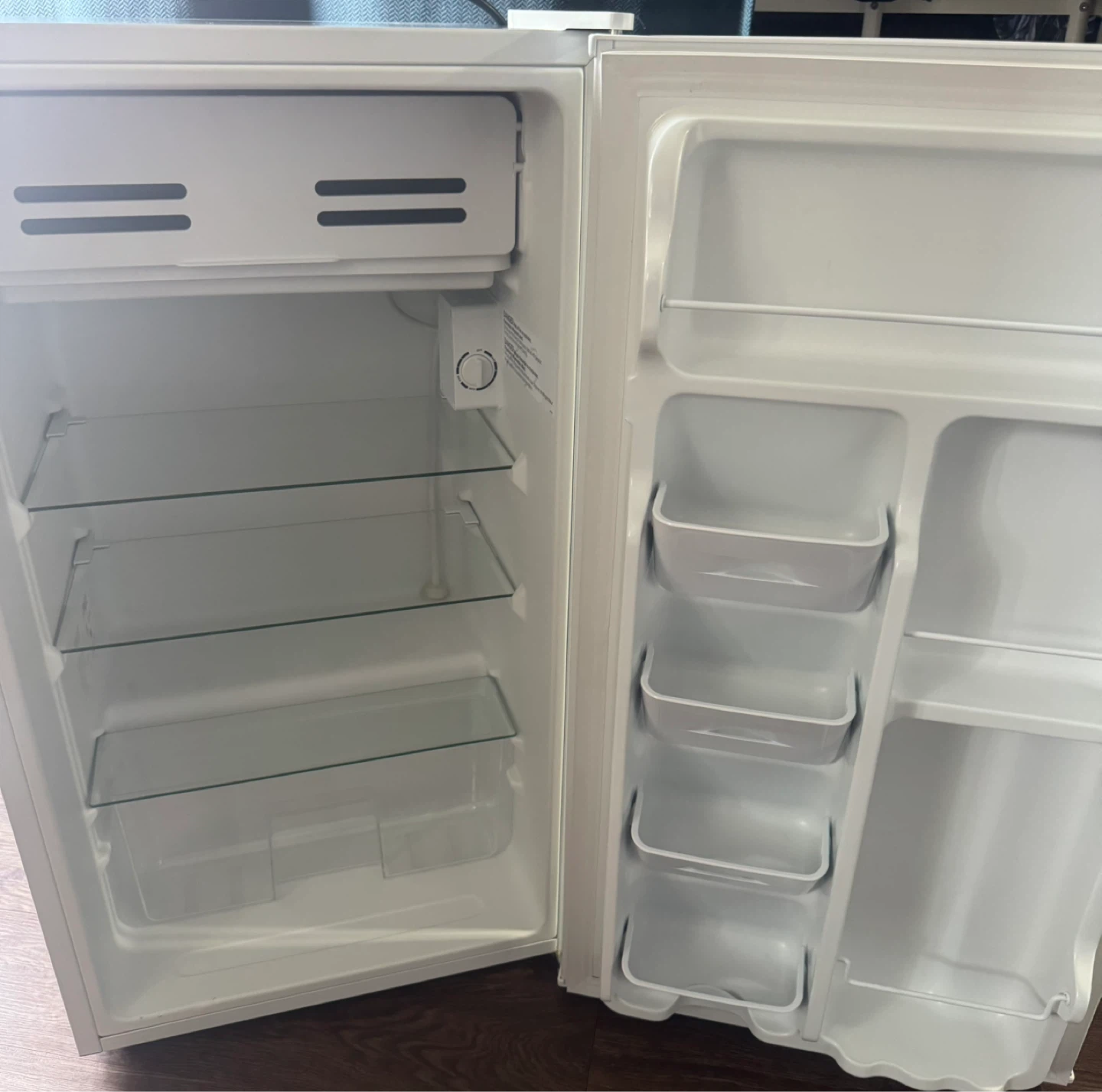 Arctic King Mini Fridge - photo 2