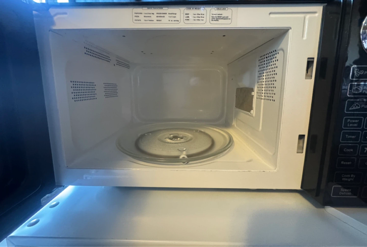 RCA Black Microwave - photo 3