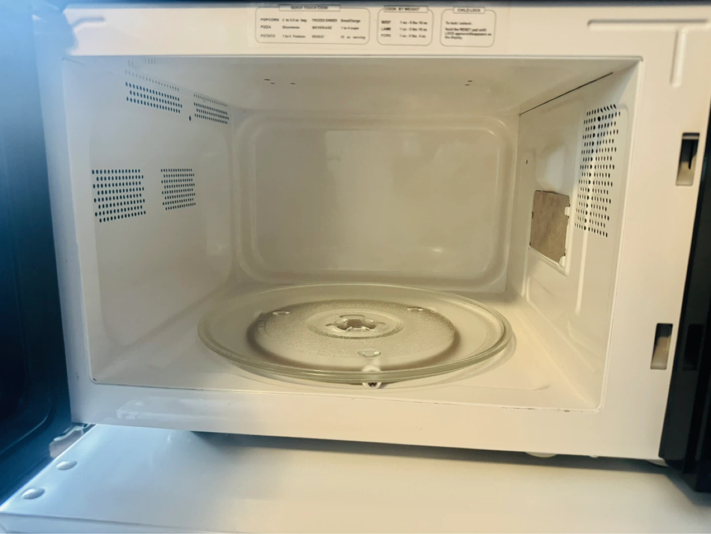 RCA Black Microwave - photo 2