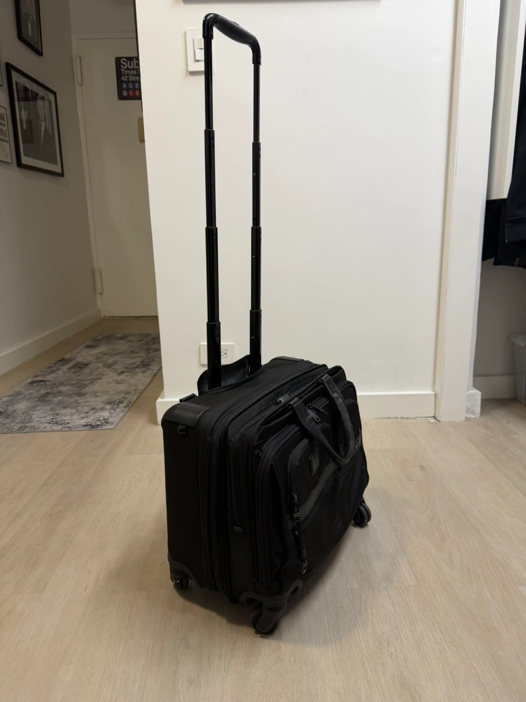 Tumi Alpha Deluxe 4 Wheeled Laptop Case Brief