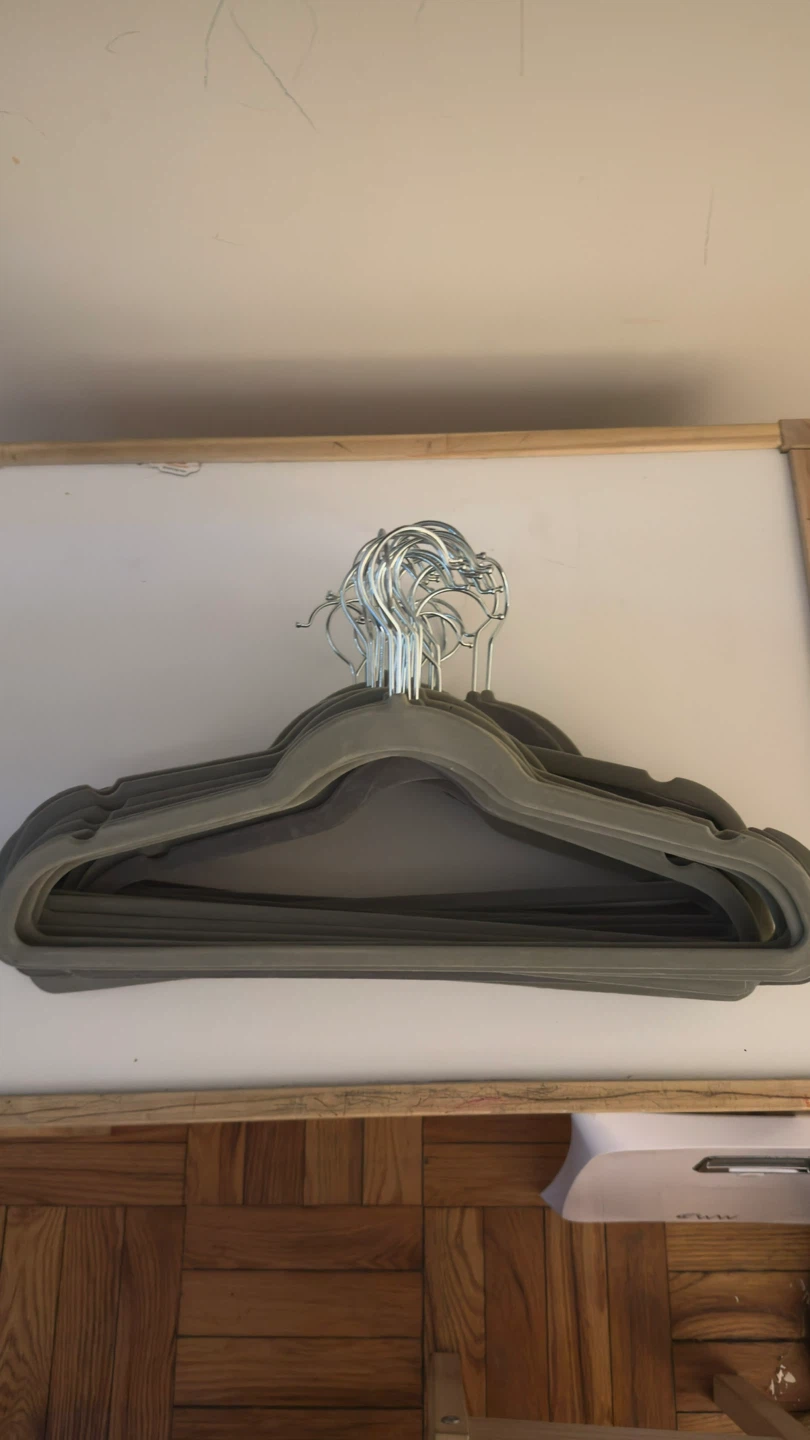 Velvet Hangers - 40 pcs