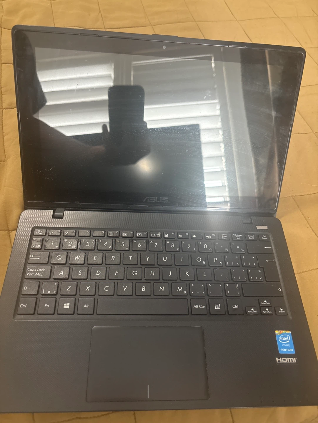 ASUS F200M Notebook PC