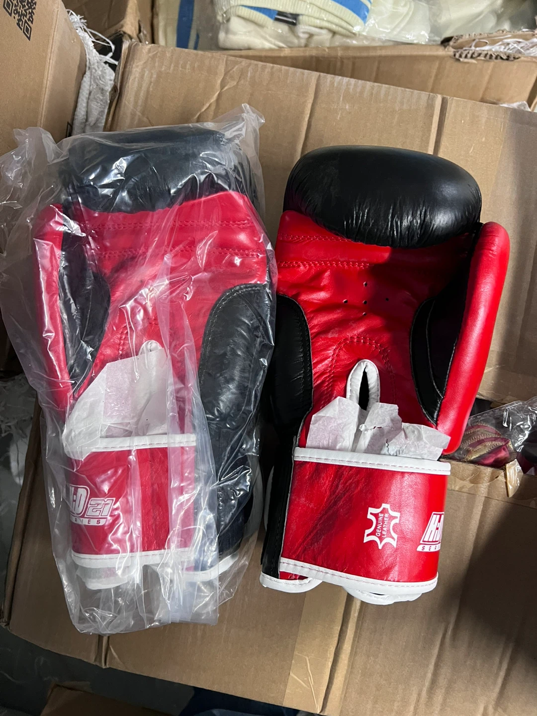 SS International Fightgear Boxing Gloves - photo 2