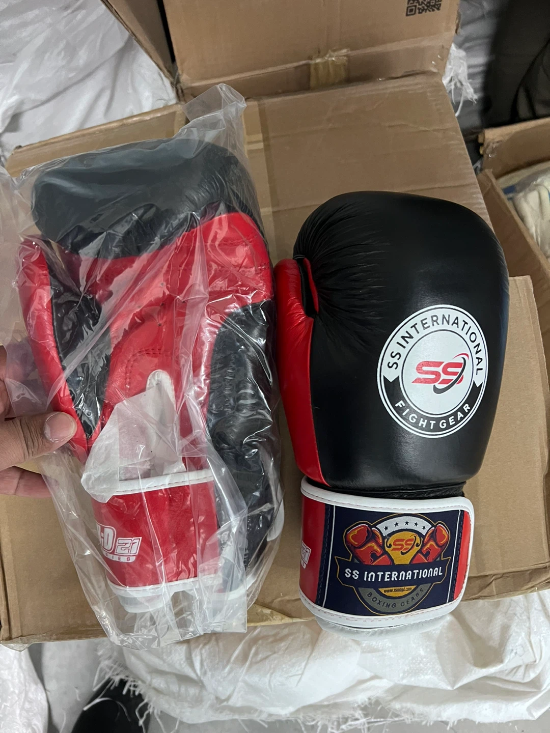 SS International Fightgear Boxing Gloves