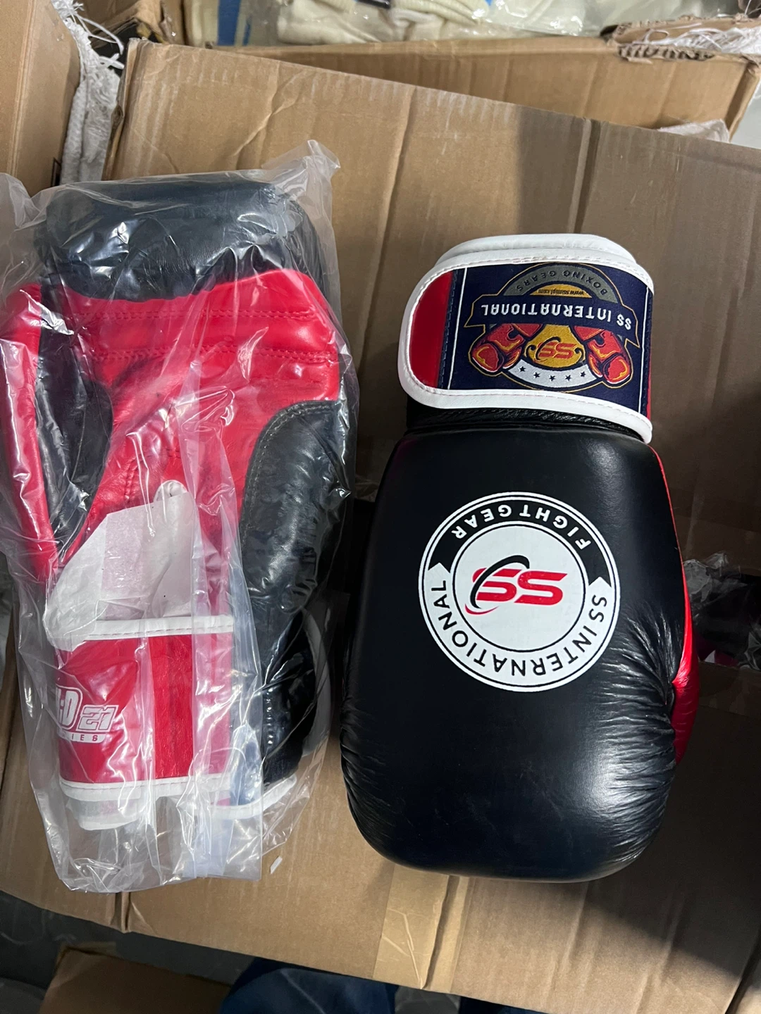 SS International Fightgear Boxing Gloves - photo 3