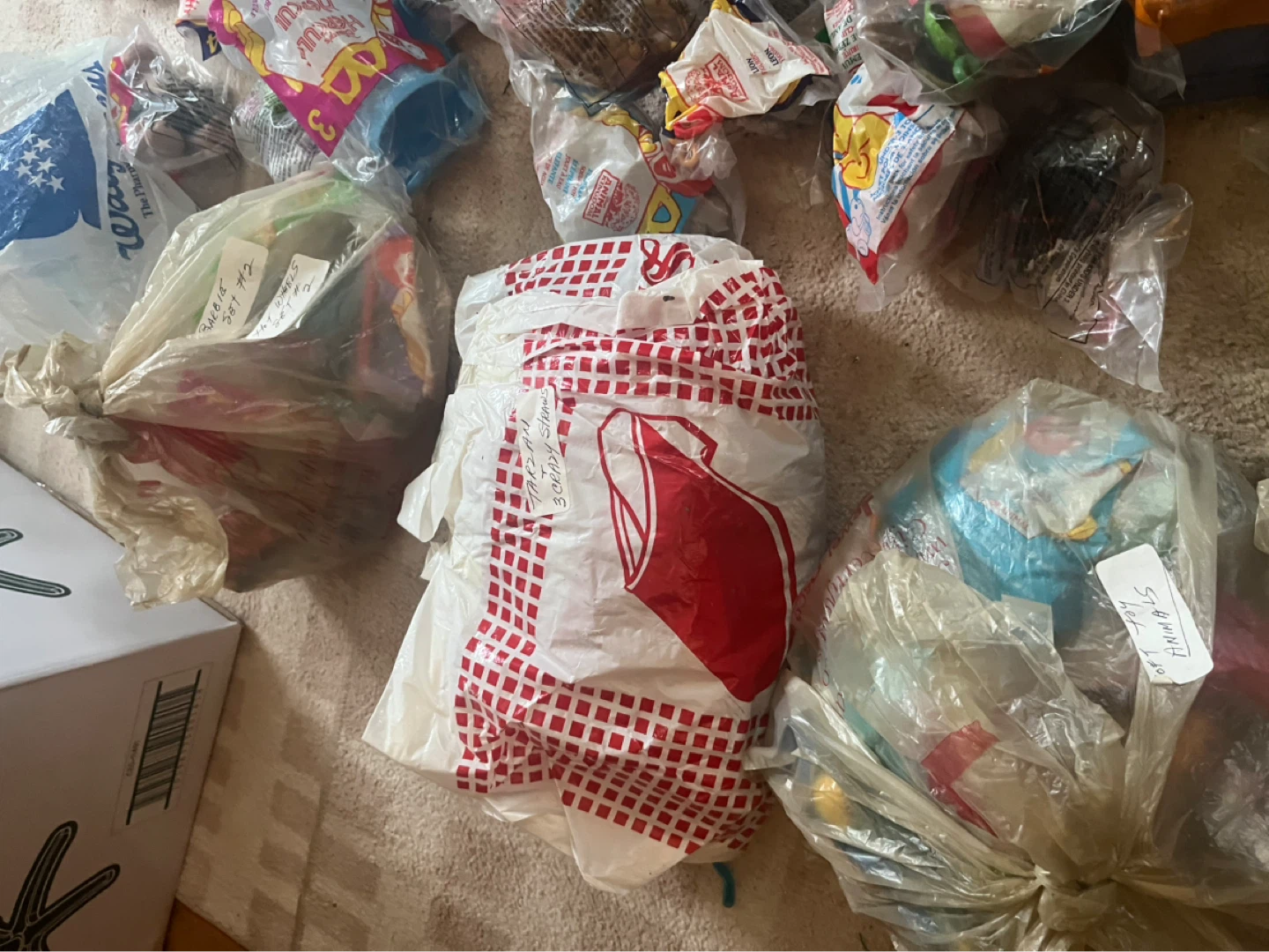 Bulk Lot of Fast Food Toys McDonald’s toys unopened from the 90s - photo 3