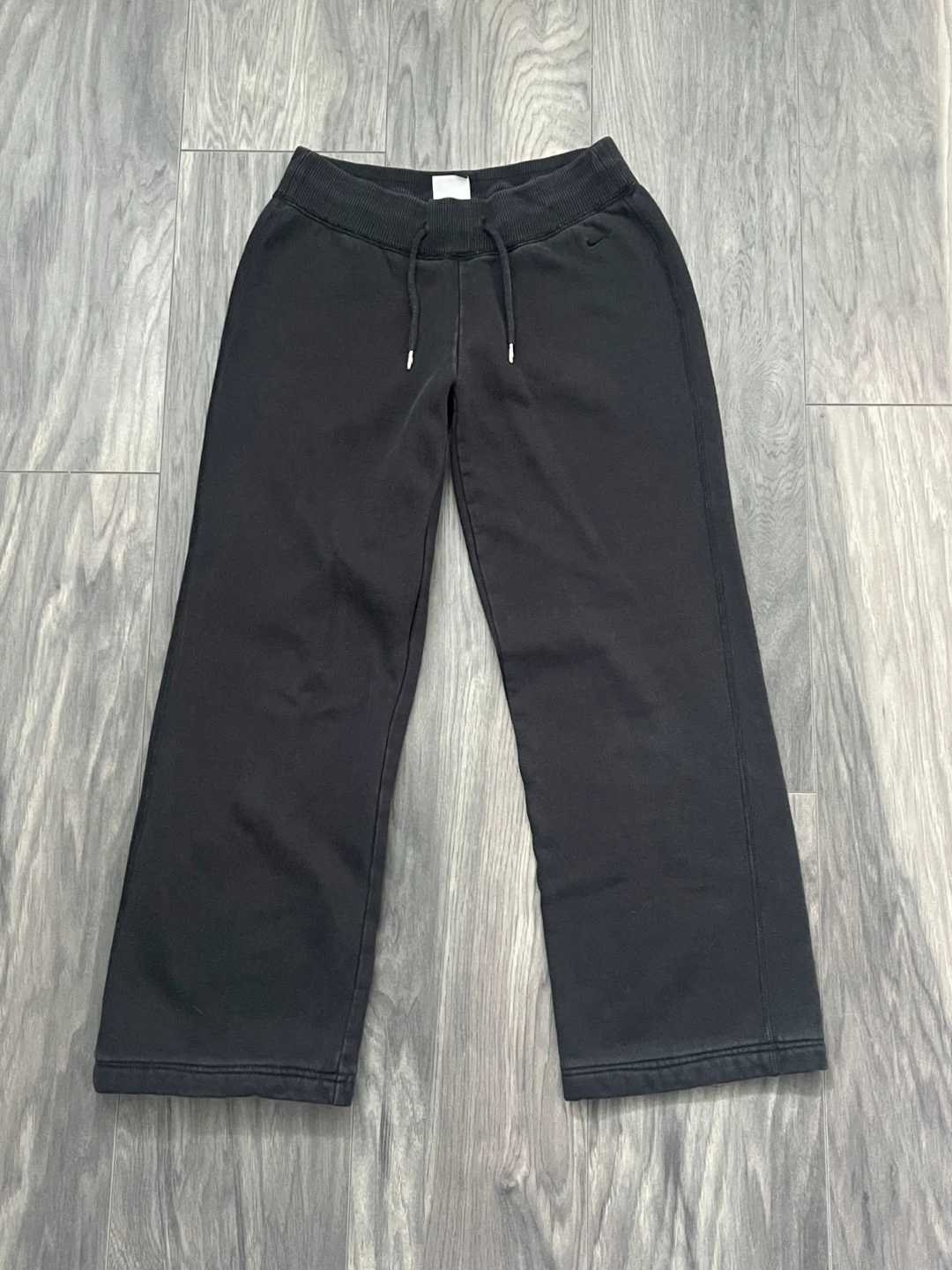 Low-Rise Nike Black Wide Leg Cotton Sweatpants | Women
