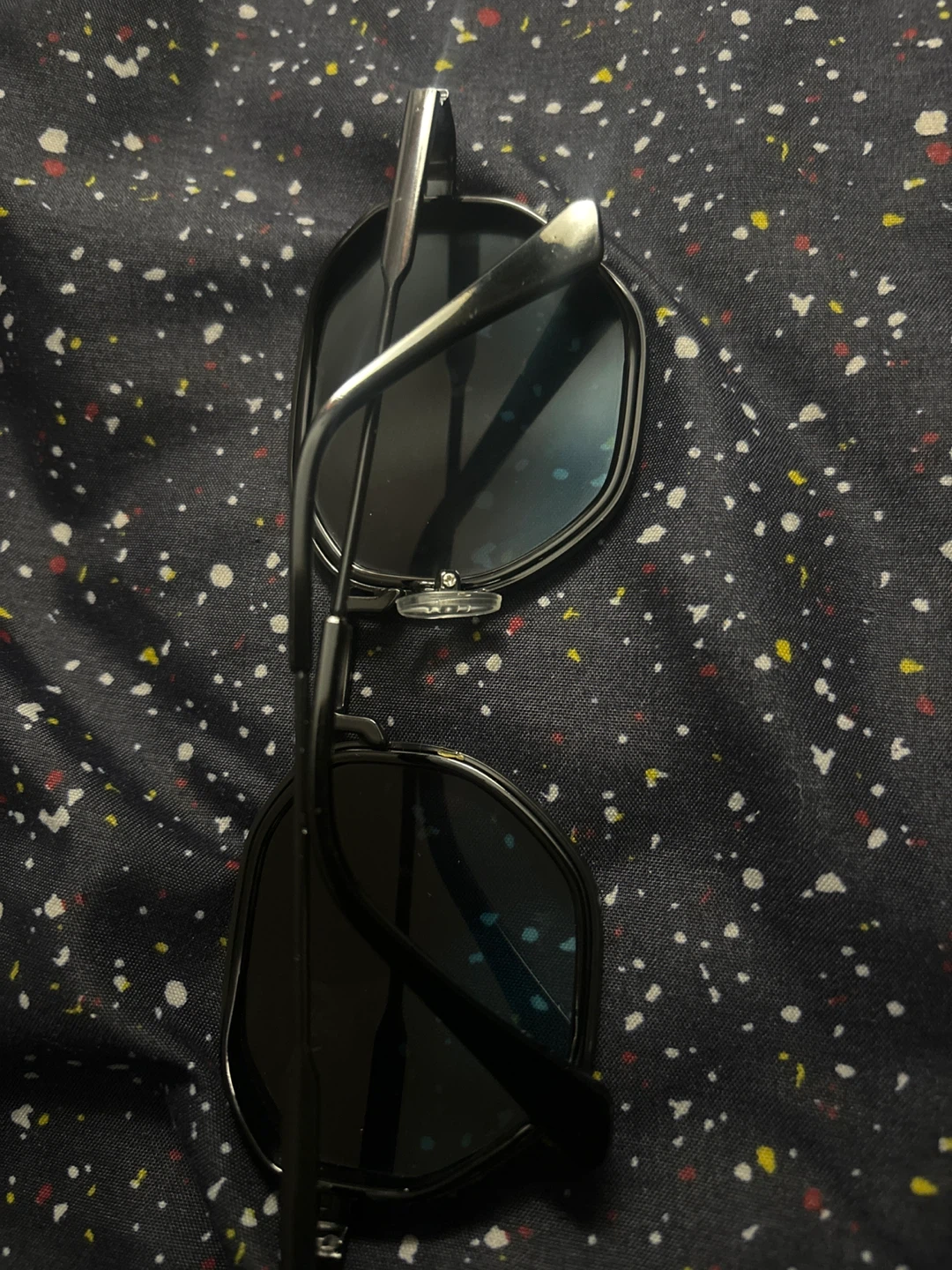 Black Square Sunglasses - photo 2