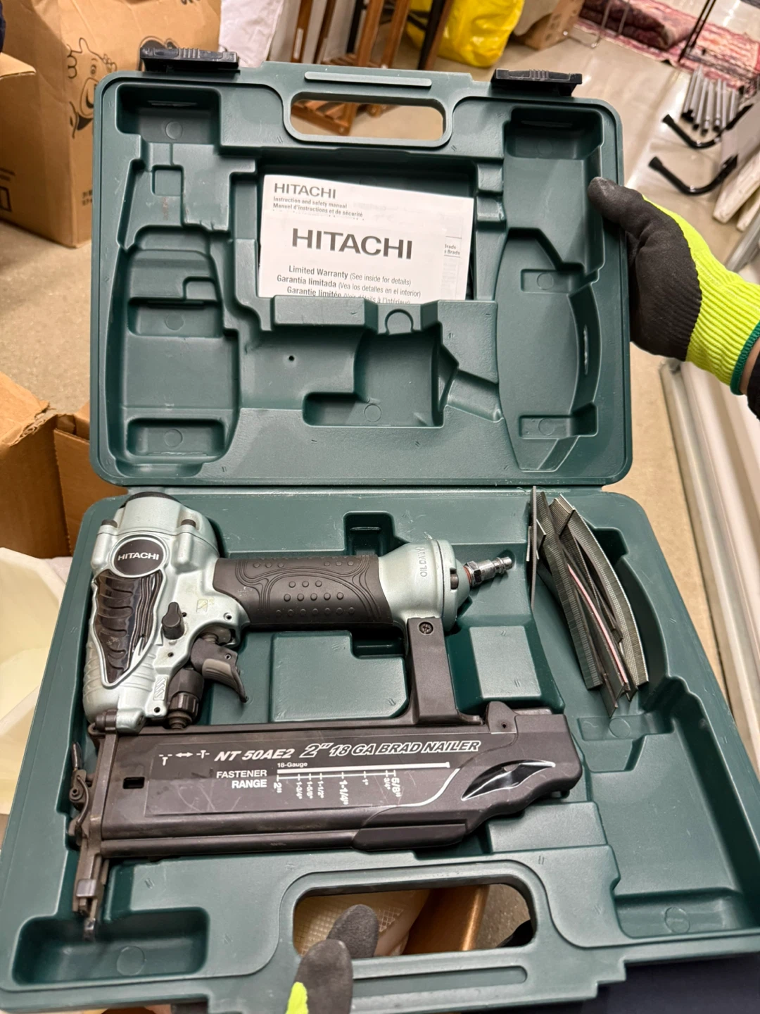Hitachi NT50AE2 2" 18 GA Brad Nailer with Case - photo 3