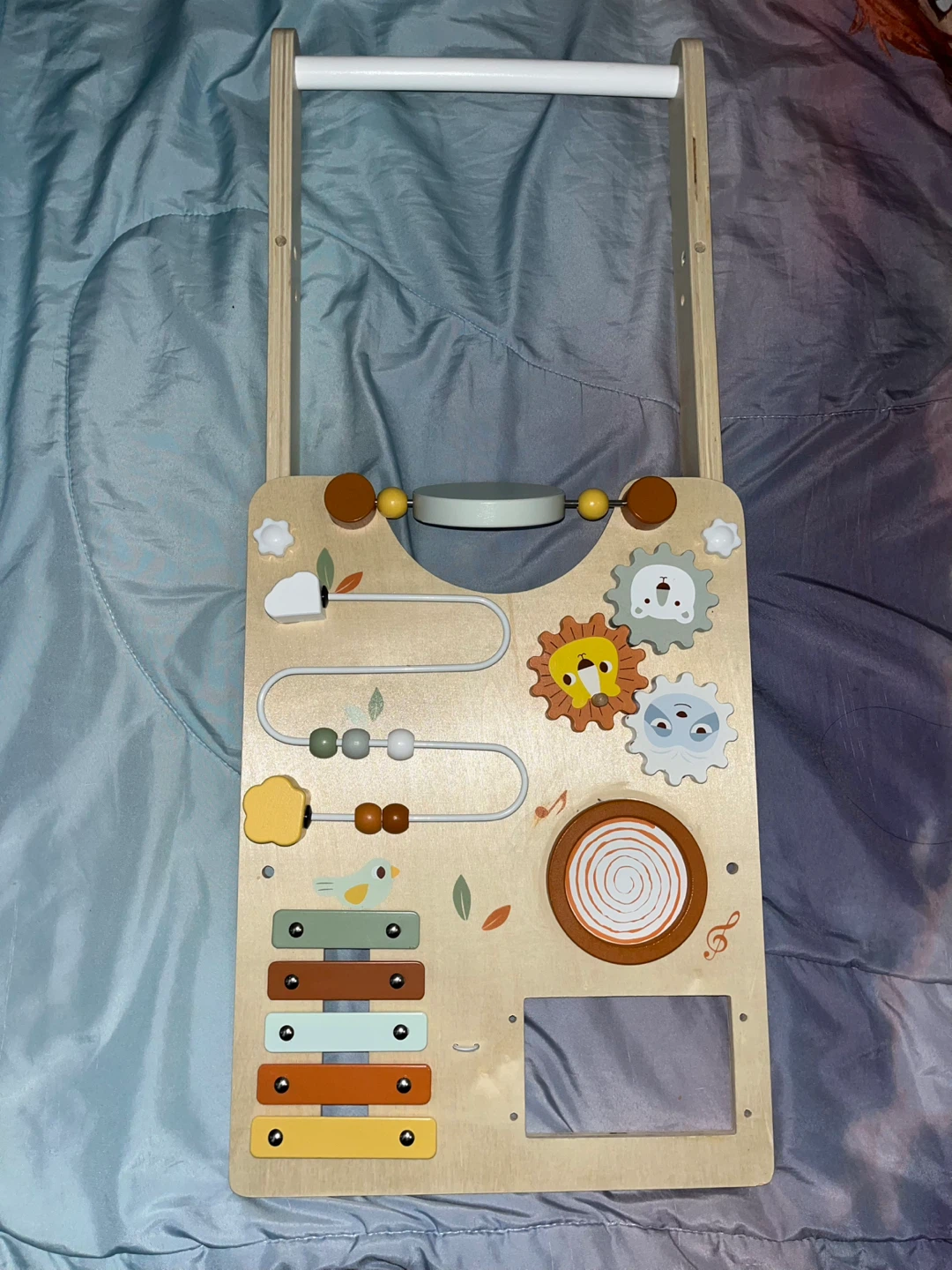 Selling a walker for little ones only the front piece. - photo 2