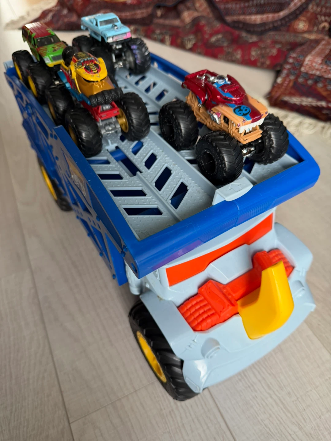 Hot Wheels Monster Trucks Toy Hauler Carrier - photo 2