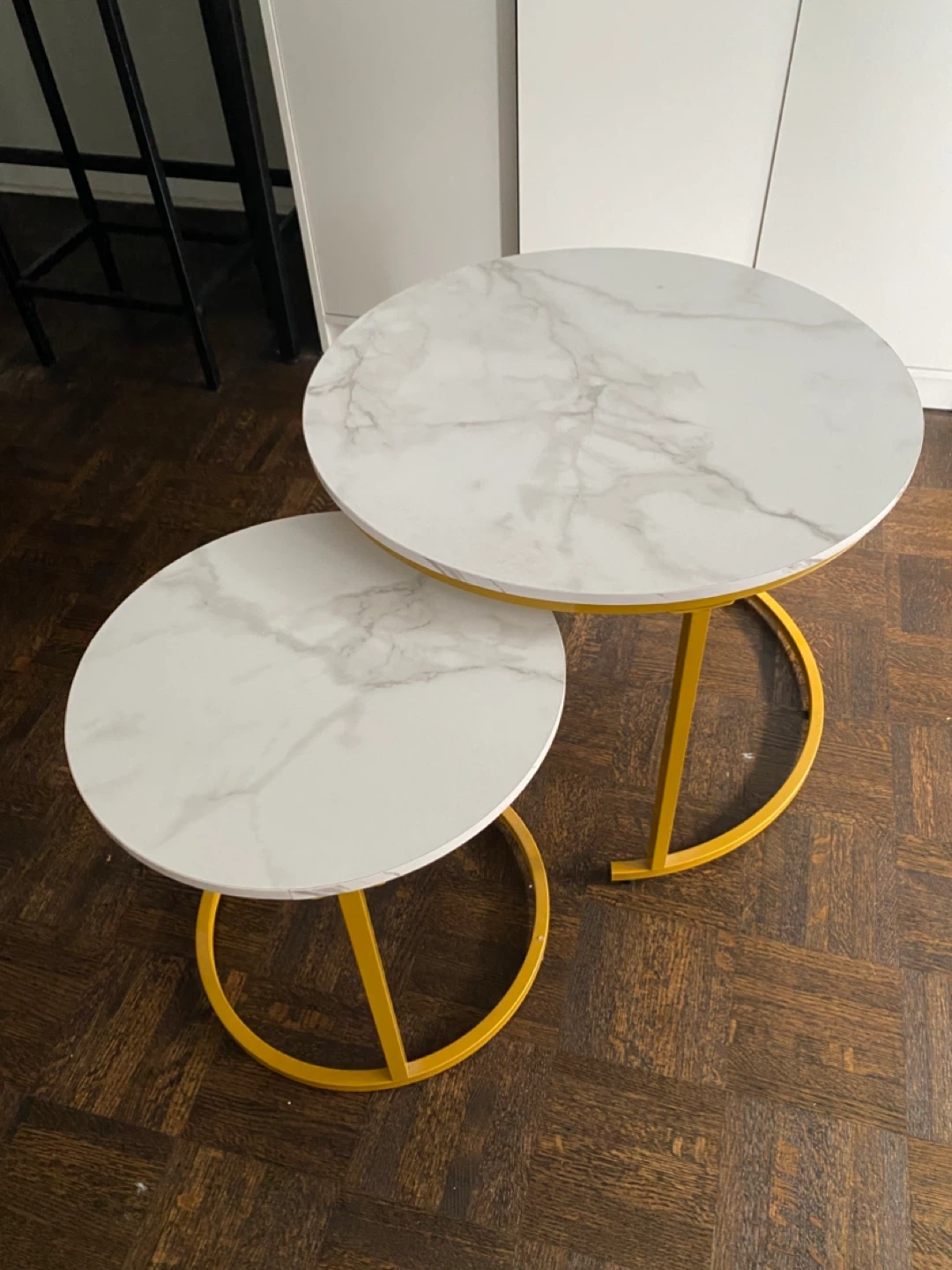 Set of 2 Round Nesting Coffee Tables - Marble Look & Gold Legs - photo 3