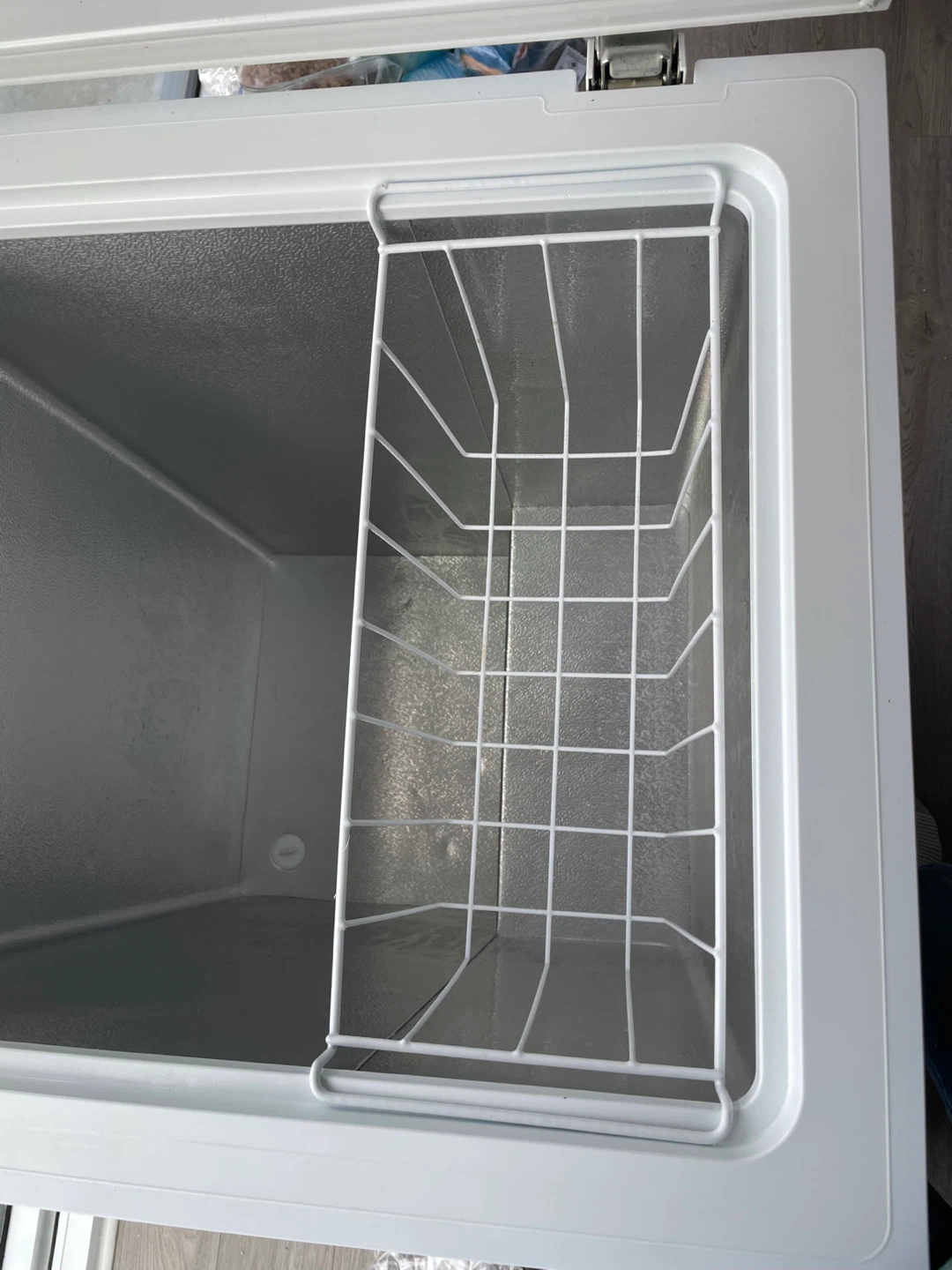 Frigidaire White Chest Freezer - photo 5