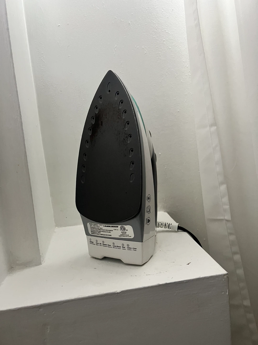 Black + Decker Steam Iron - photo 3