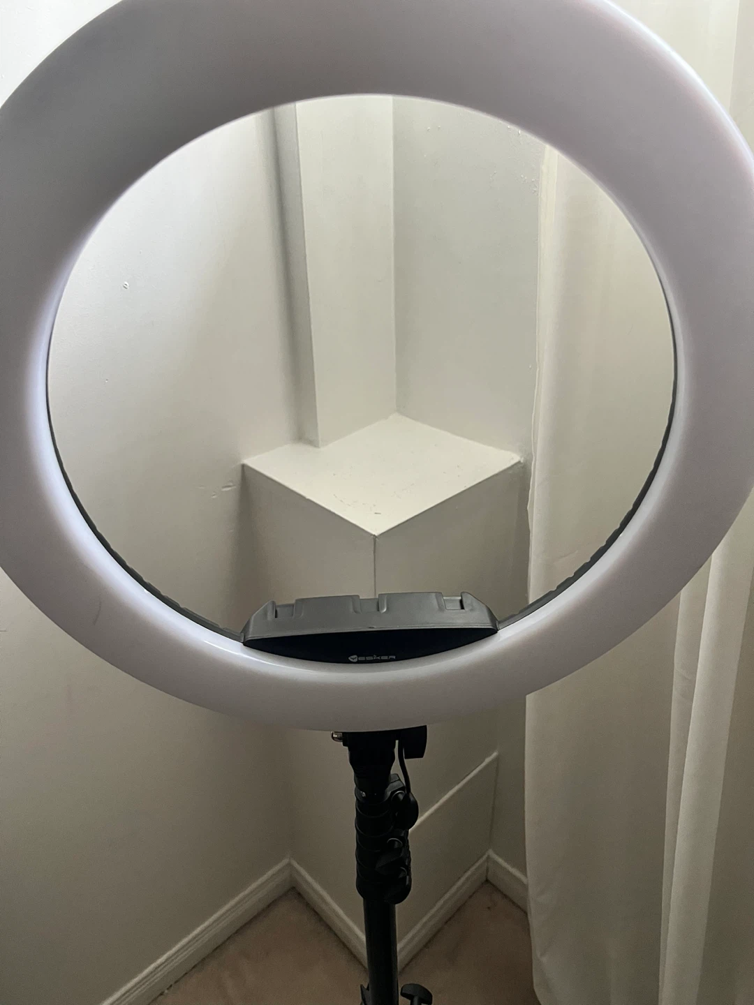 ESKER Ring Light with Tripod and Bag - photo 3