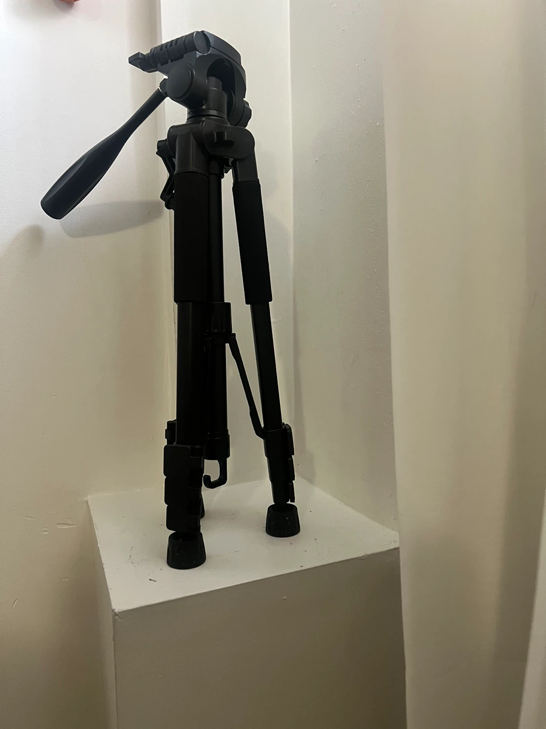 UBeesize Black Tripod with Carrying Bag - photo 3